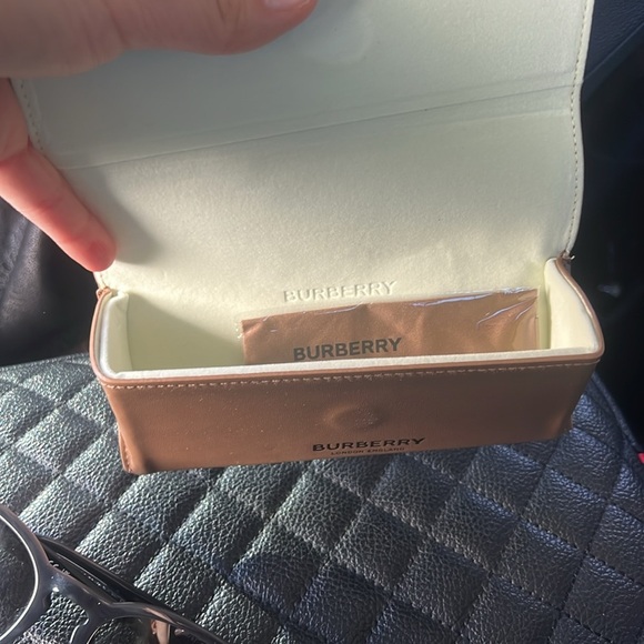 Authentic Burberry Sunglasses - Picture 4 of 10